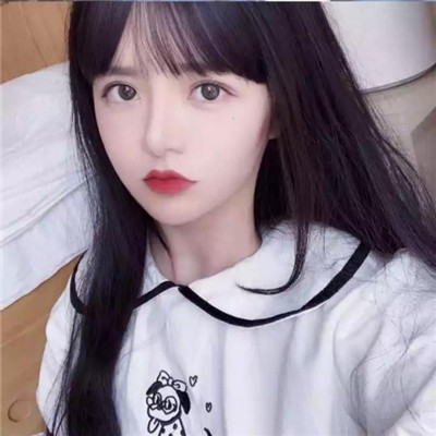 黑白手绘动漫女生头像图片