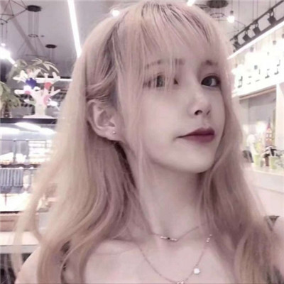 黑白手绘动漫女生头像图片