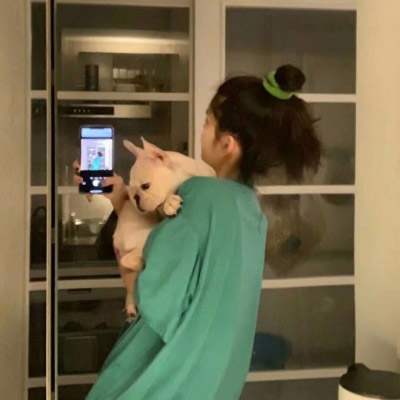 清纯高冷女生头像侧脸