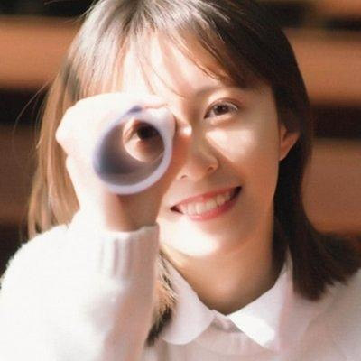 清纯高冷女生头像侧脸