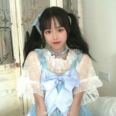 洛丽塔风格头像真人 lolita软妹漂亮下半身裙子图片
