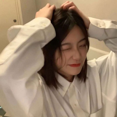 supreme流行霸气潮女图片
