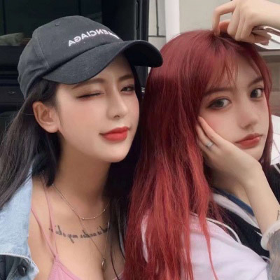supreme流行霸气潮女图片