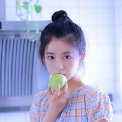 丸子头少女同一人多张头像 甜美闺蜜头像12人10人8人