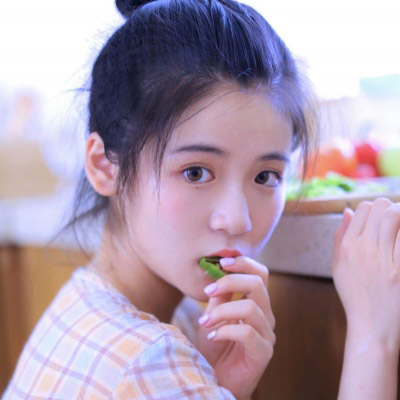 丸子头少女同一人多张头像 甜美闺蜜头像12人10人8人