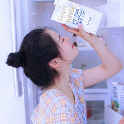 丸子头少女同一人多张头像 甜美闺蜜头像12人10人8人