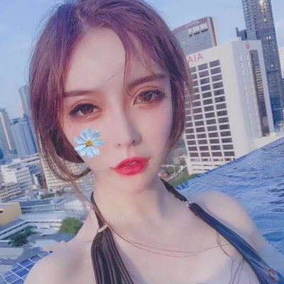 韩版短发女生头像高冷图片