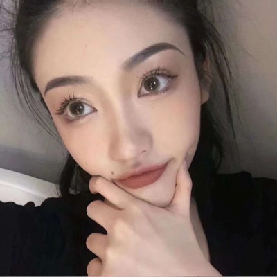 韩版短发女生头像高冷图片