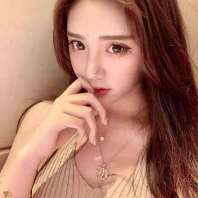 韩版短发女生头像高冷图片