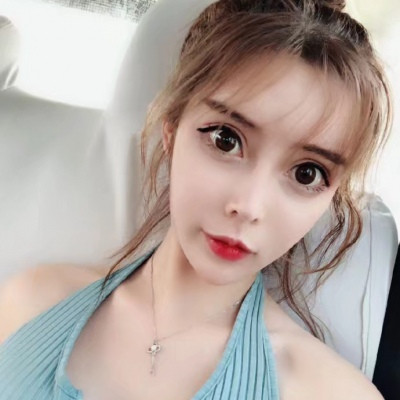 韩版短发女生头像高冷图片