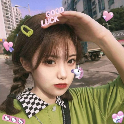 欧美女生抽烟纹身头像图片