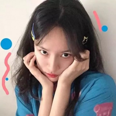欧美女生抽烟纹身头像图片