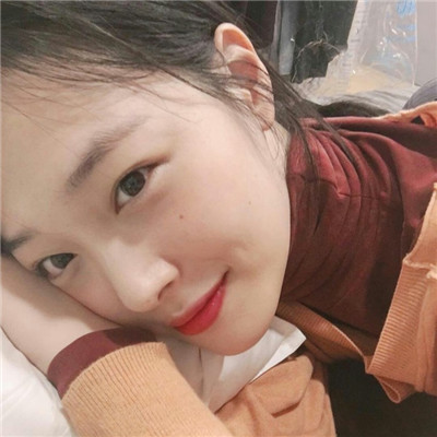 qq头像女生侧脸喝水图片