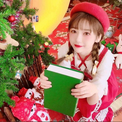 qq动态头像女生黑白图片