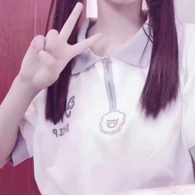很撩人的女生头像 骚气女生头像半身胸部无头图片