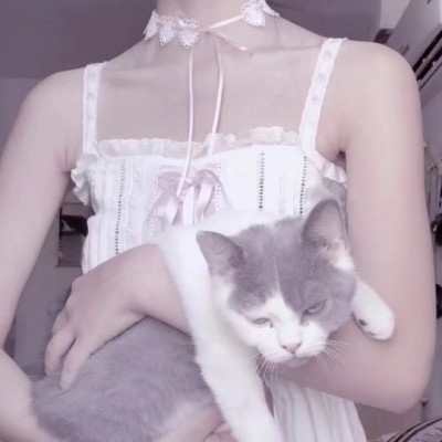很撩人的女生头像 骚气女生头像半身胸部无头图片
