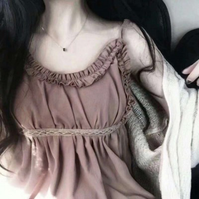 很撩人的女生头像 骚气女生头像半身胸部无头图片