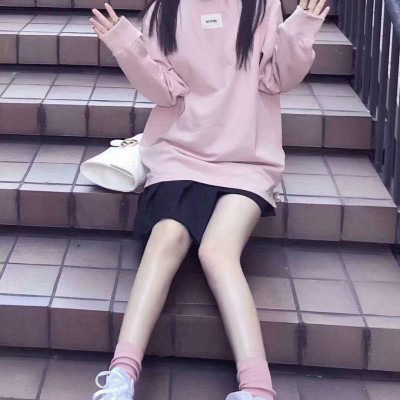 细腿小姐姐头像 女生撩人的姿势图片