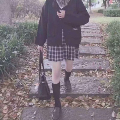 细腿小姐姐头像 女生撩人的姿势图片
