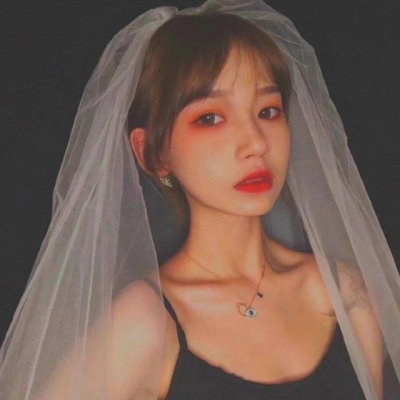 网图女生头像霸气拽 好看的网图女高冷范