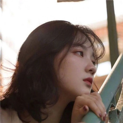 网图女生头像霸气拽 好看的网图女高冷范