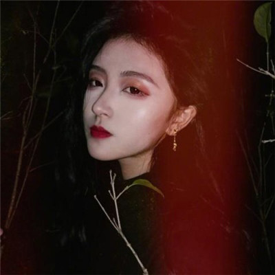 网图女生头像霸气拽 好看的网图女高冷范