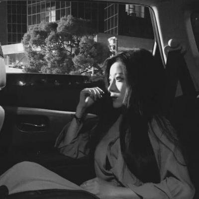 暗黑系头像女高冷动漫