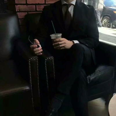 下半身西装头像男 真实绅士老男人气质头像