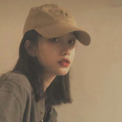 原宿风暗黑系女生头像 韩版超好看女生00后头像
