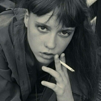 欧美黑白头像 欧美女生头像高清黑白图片