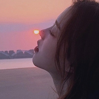 悲伤的头像 伤感女生孤独的图片图片