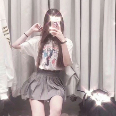 腿部头像女 女生头像下半身腿站着