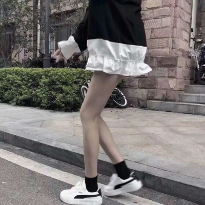 腿部头像女 女生头像下半身腿站着