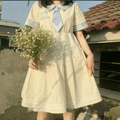 腿部头像女 女生头像下半身腿站着