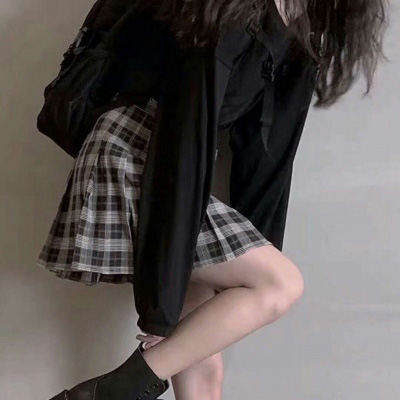 腿部头像女 女生头像下半身腿站着