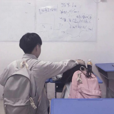 三人情侣头像共三张 三角恋情侣头像三张同时用的