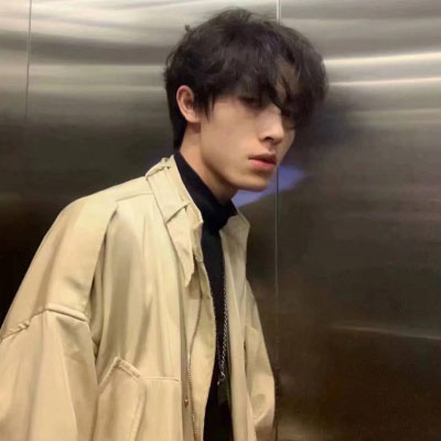 男生侧脸头像 真实好看小哥哥照片头像