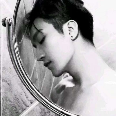 男生侧脸头像 真实好看小哥哥照片头像