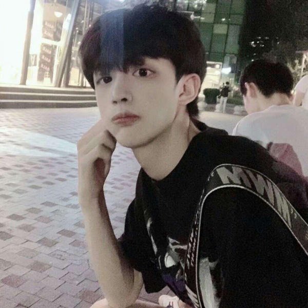 男生闺蜜头像 一左一右真人双人兄弟头像