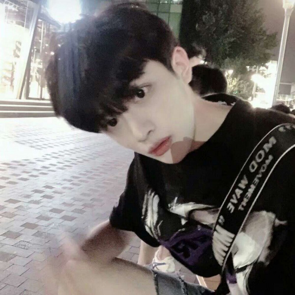 男生闺蜜头像 一左一右真人双人兄弟头像