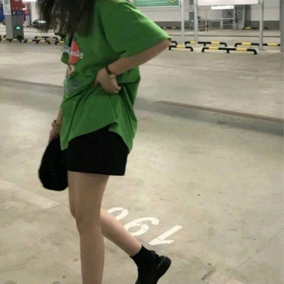 绿色头像潮女霸气 抖音上很火的绿色潮图