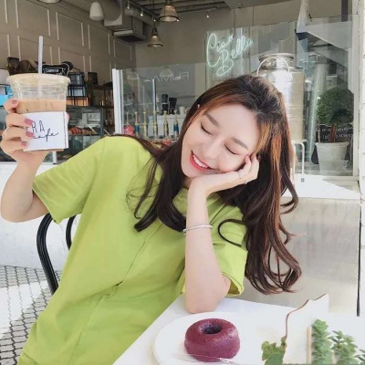 绿色头像潮女霸气 抖音上很火的绿色潮图