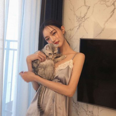 抱猫头像 高清抱猫的高冷女生头像韩系图片