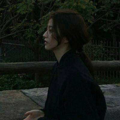 女生黑化头像 女生真人霸气超拽黑白图片