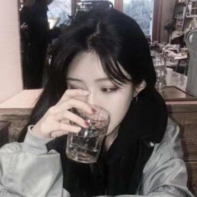 女生黑化头像 女生真人霸气超拽黑白图片