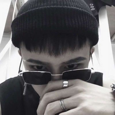 眼镜男头像 高冷真人微信头像男戴眼镜帅气图片