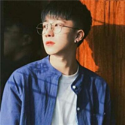 眼镜男头像 高冷真人微信头像男戴眼镜帅气图片