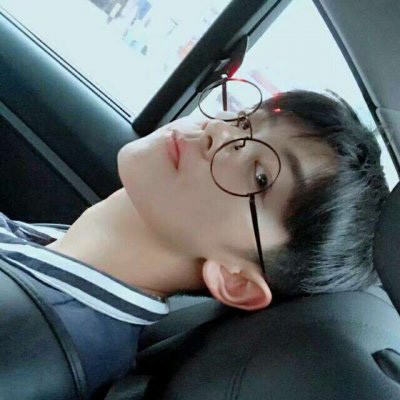 眼镜男头像 高冷真人微信头像男戴眼镜帅气图片