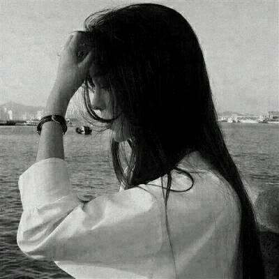 抑郁症头像女生图片 黑白抑郁头像女
