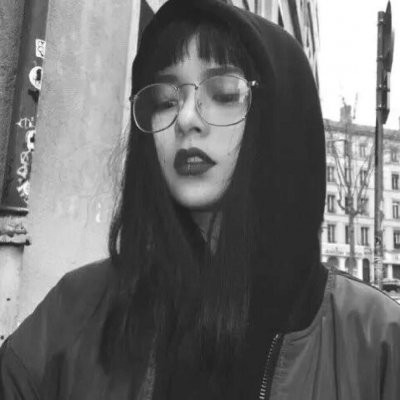 伤感的qq头像女 女生头像黑白孤独伤感